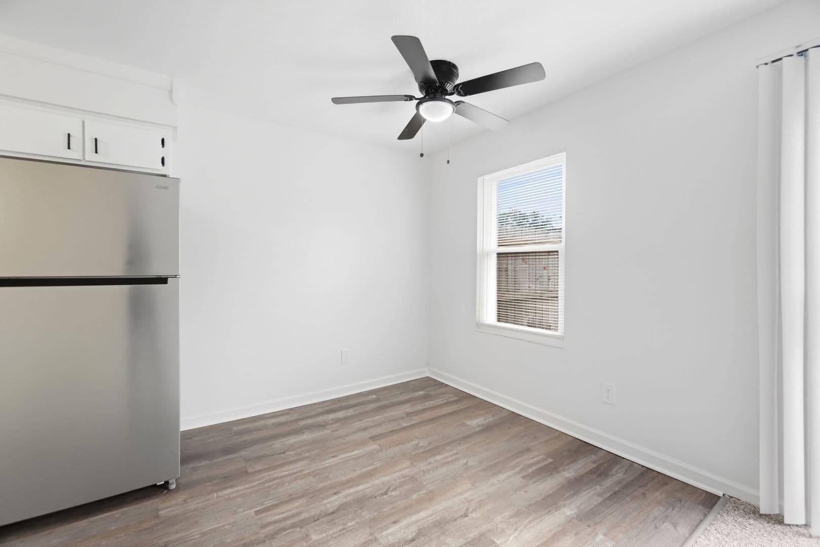 Centerville Apartment: 74 West Franklin Street