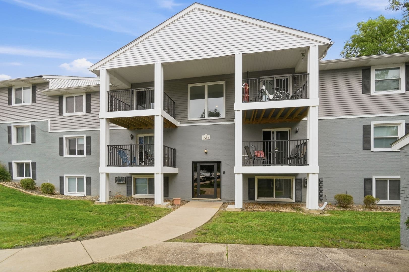 Centerville Apartment: 74 West Franklin Street