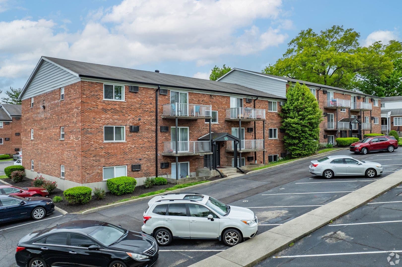 Cincinnati Apartment: 6380 Cheviot Road