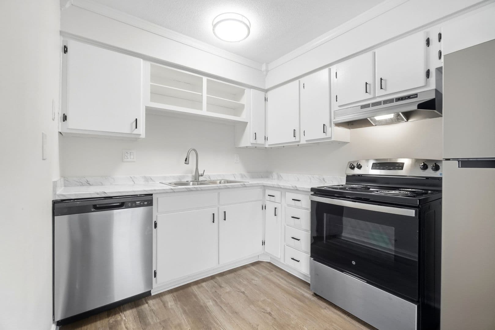 Centerville Apartment: 74 West Franklin Street