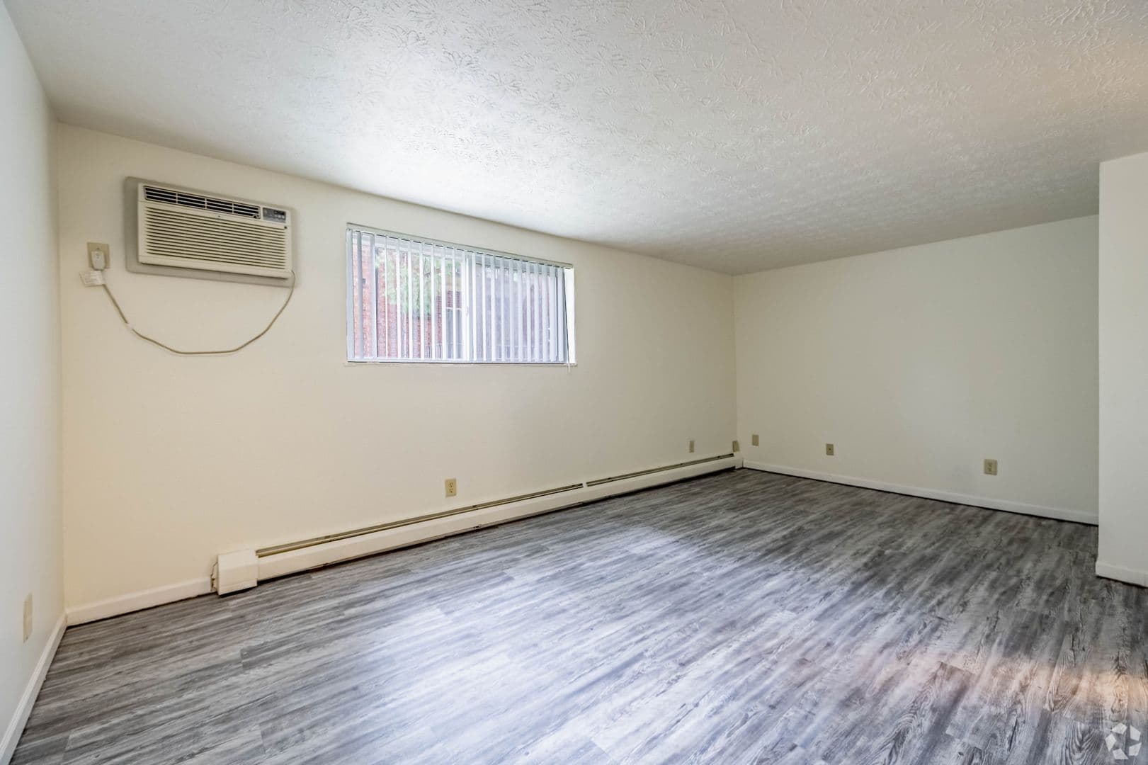 Cincinnati Apartment: 6380 Cheviot Road