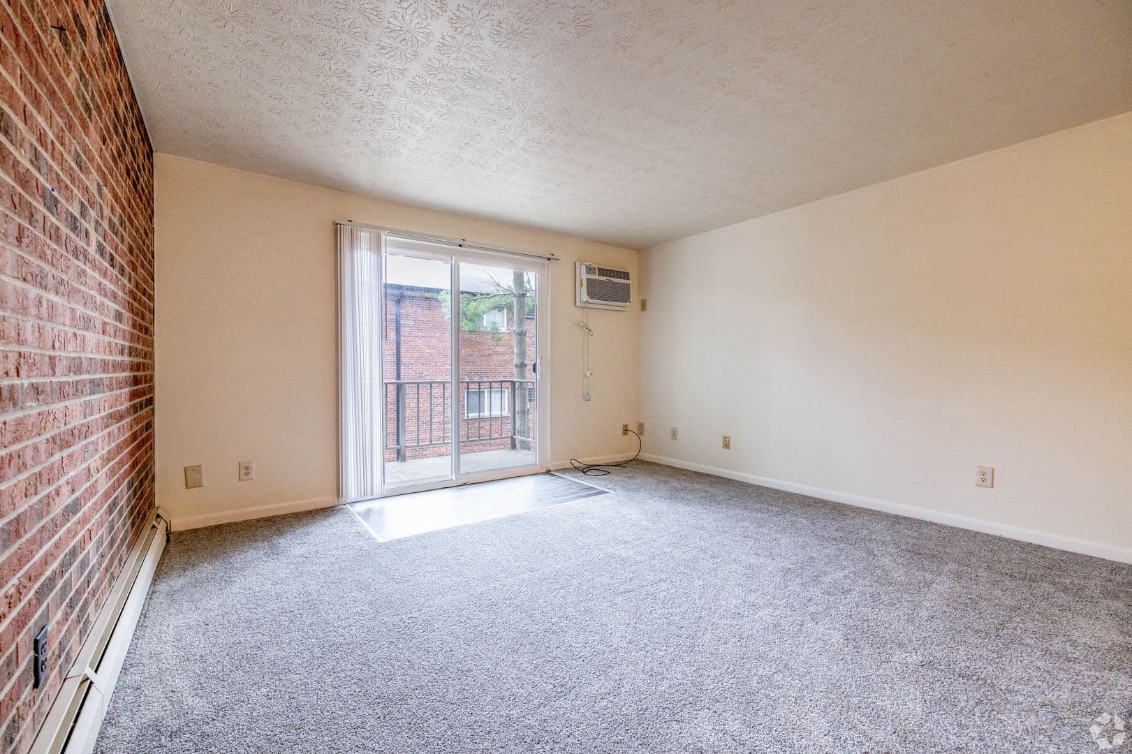 Cincinnati Apartment: 6380 Cheviot Road