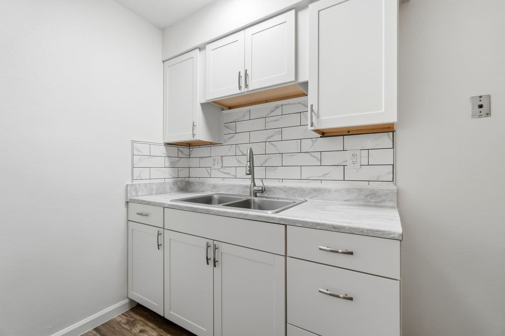 Centerville Apartment: 74 West Franklin Street