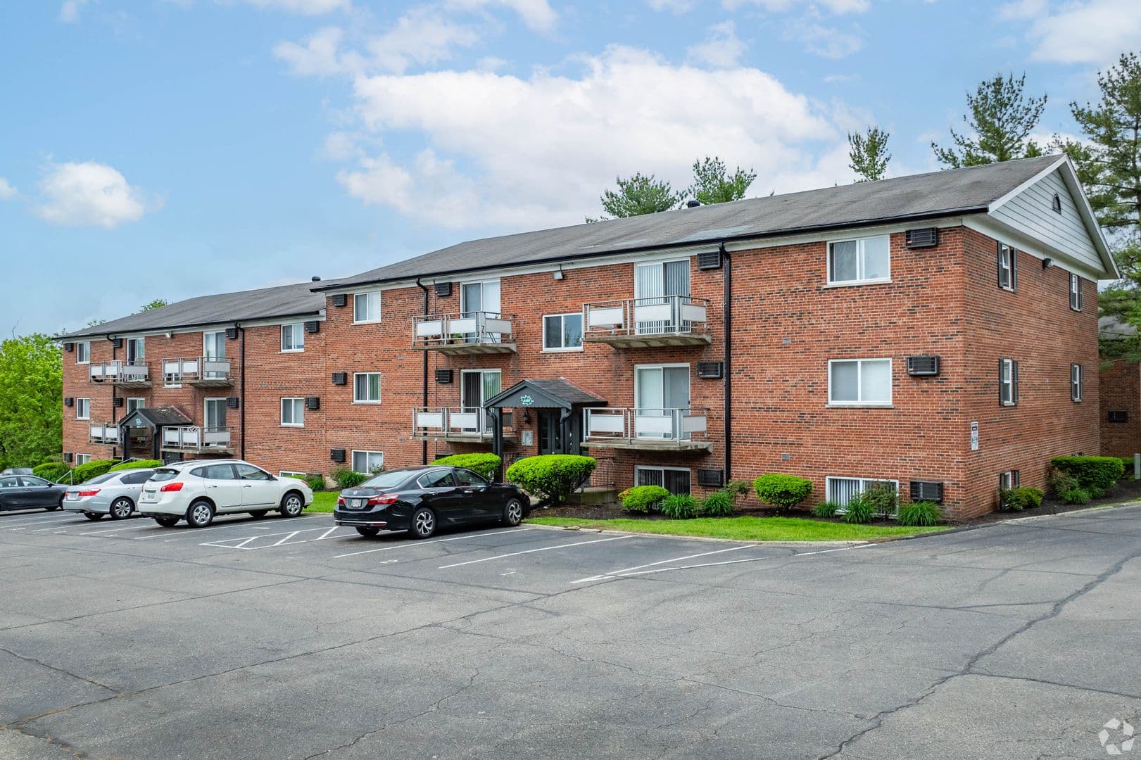 Cincinnati Apartment: 6380 Cheviot Road