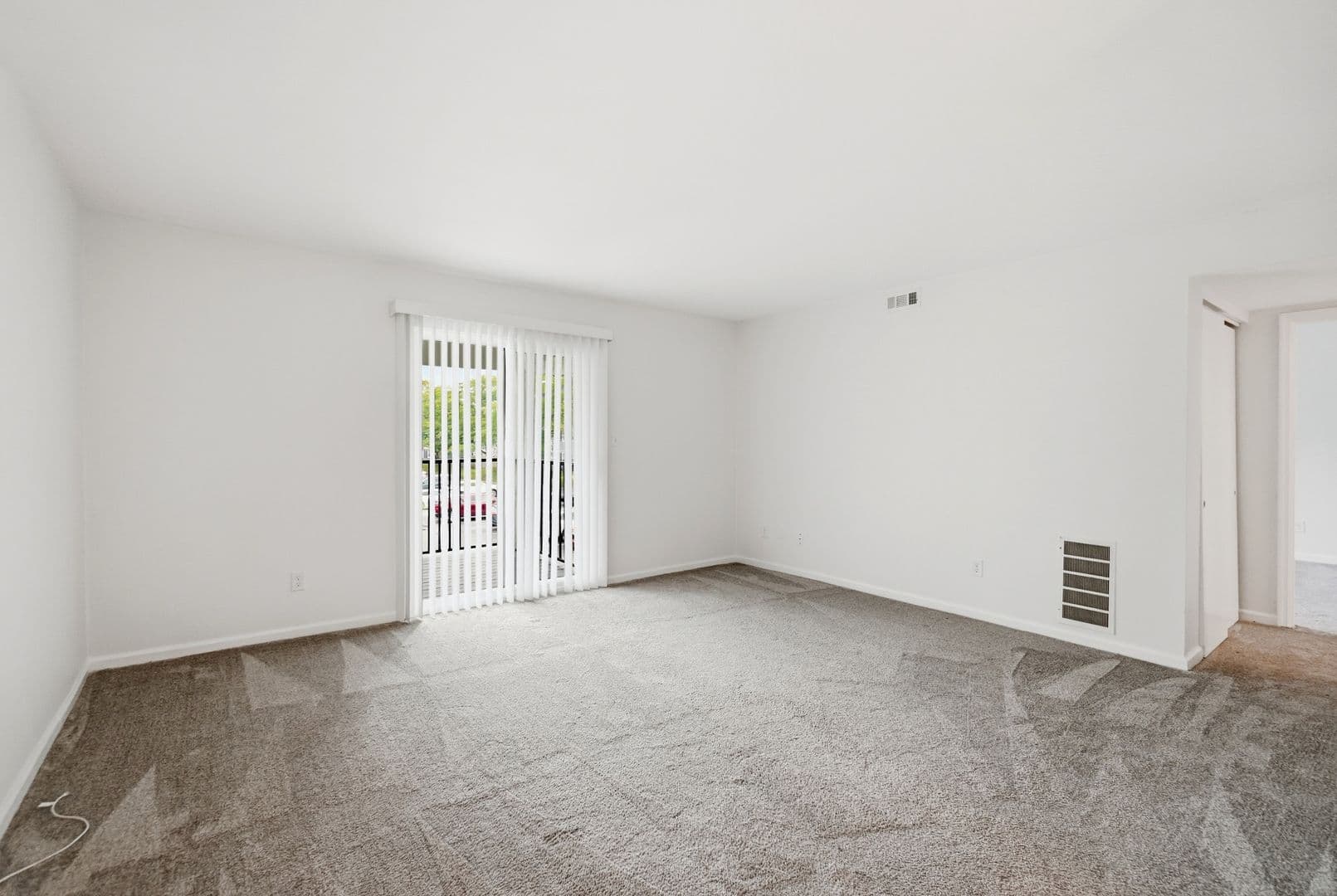 Centerville Apartment: 74 West Franklin Street
