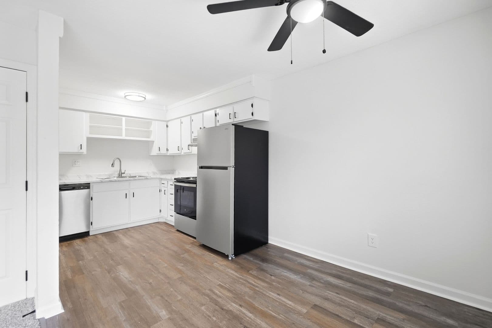 Centerville Apartment: 74 West Franklin Street