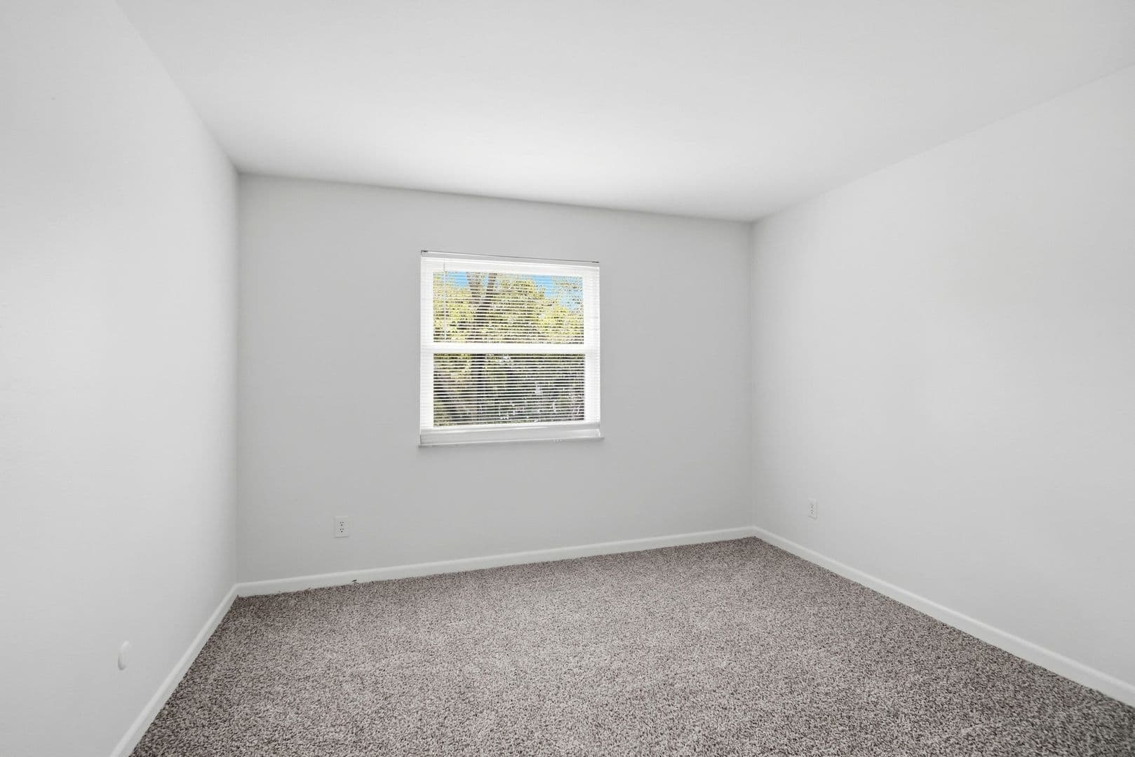 Centerville Apartment: 74 West Franklin Street
