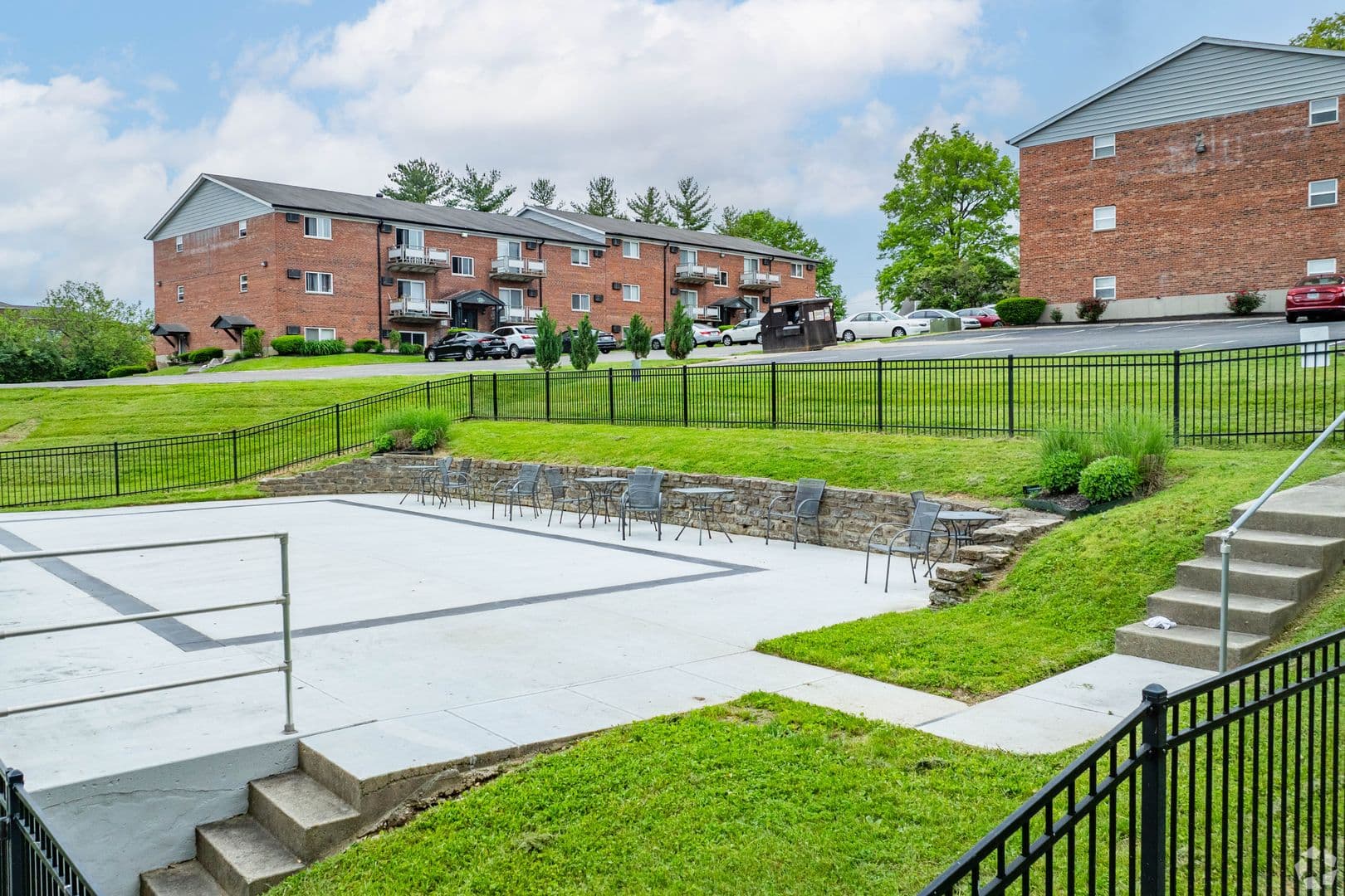 Cincinnati Apartment: 6380 Cheviot Road