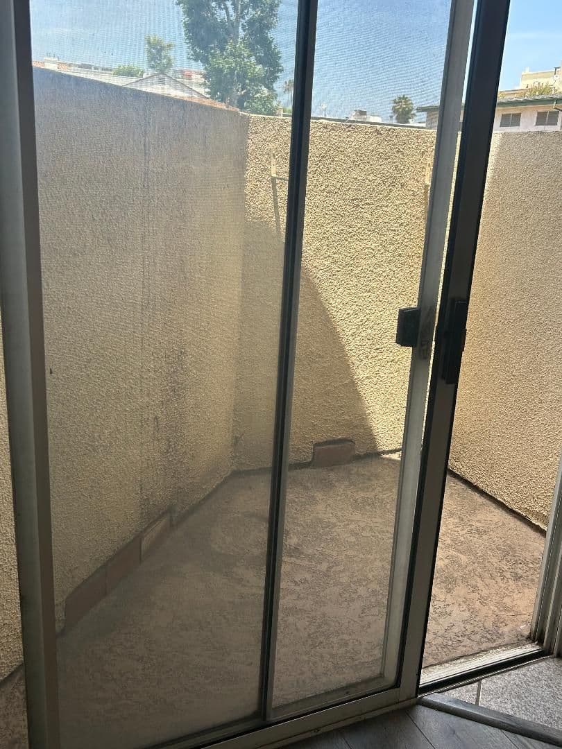Sherman Oaks Apartment: Aqua Vista Properties LLC