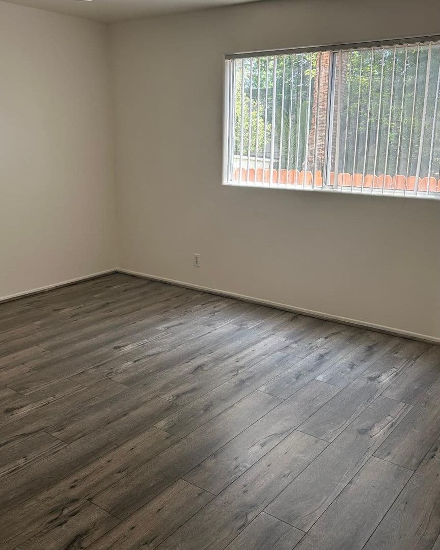 Sherman Oaks Apartment: Aqua Vista Properties LLC