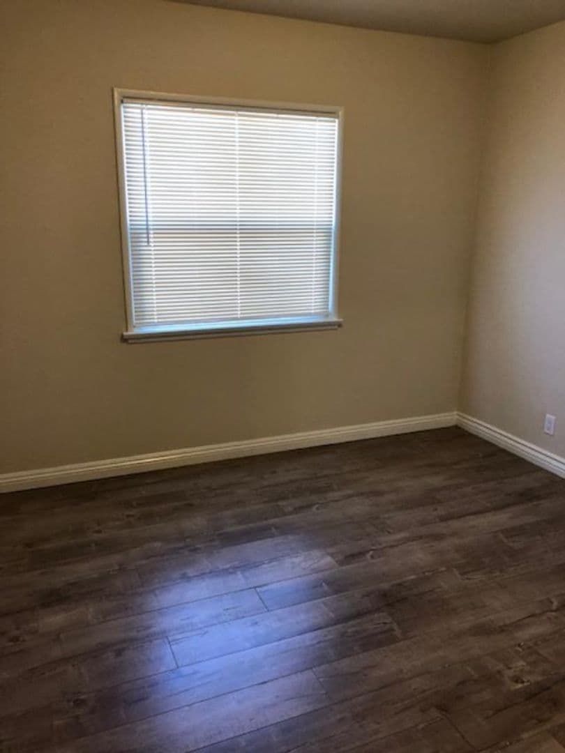 Sherman Oaks Apartment: 14022 Burbank Blvd