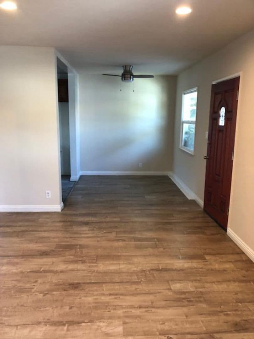 Sherman Oaks Apartment: 14022 Burbank Blvd