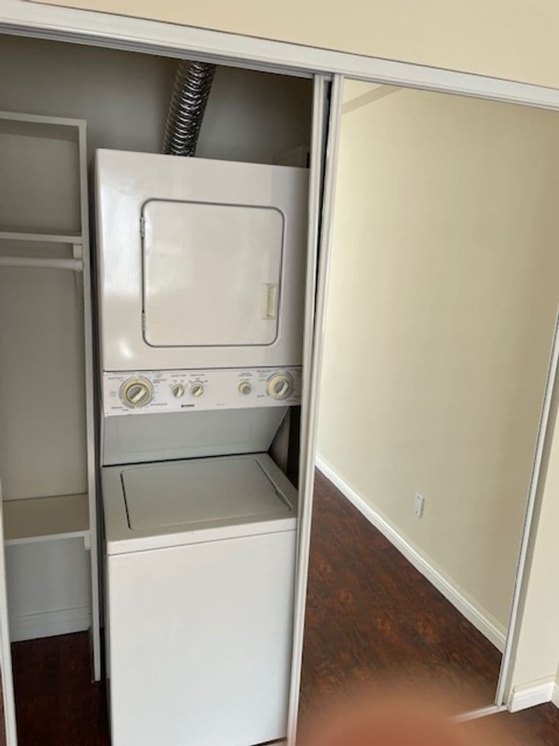 Los Angeles Apartment: 516 S. Alexandria Avenue