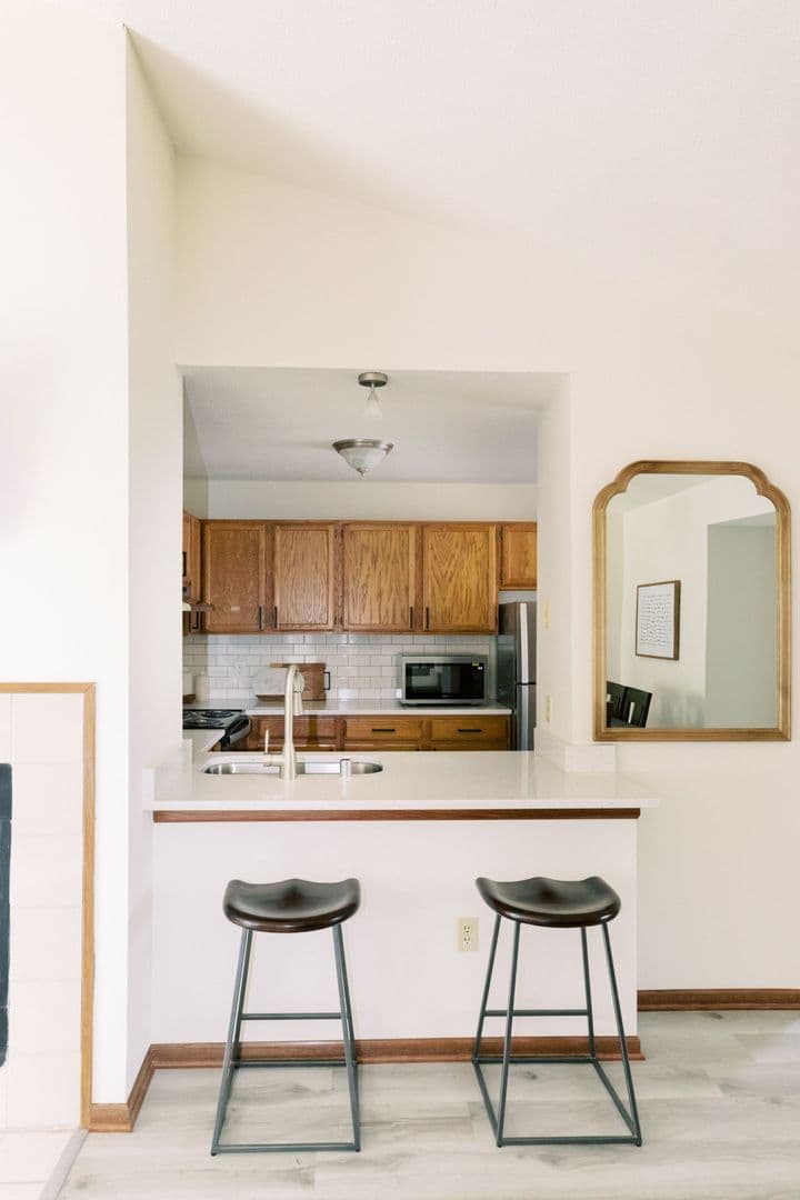 Brown Deer Apartment: 4401 W Deer Run Dr