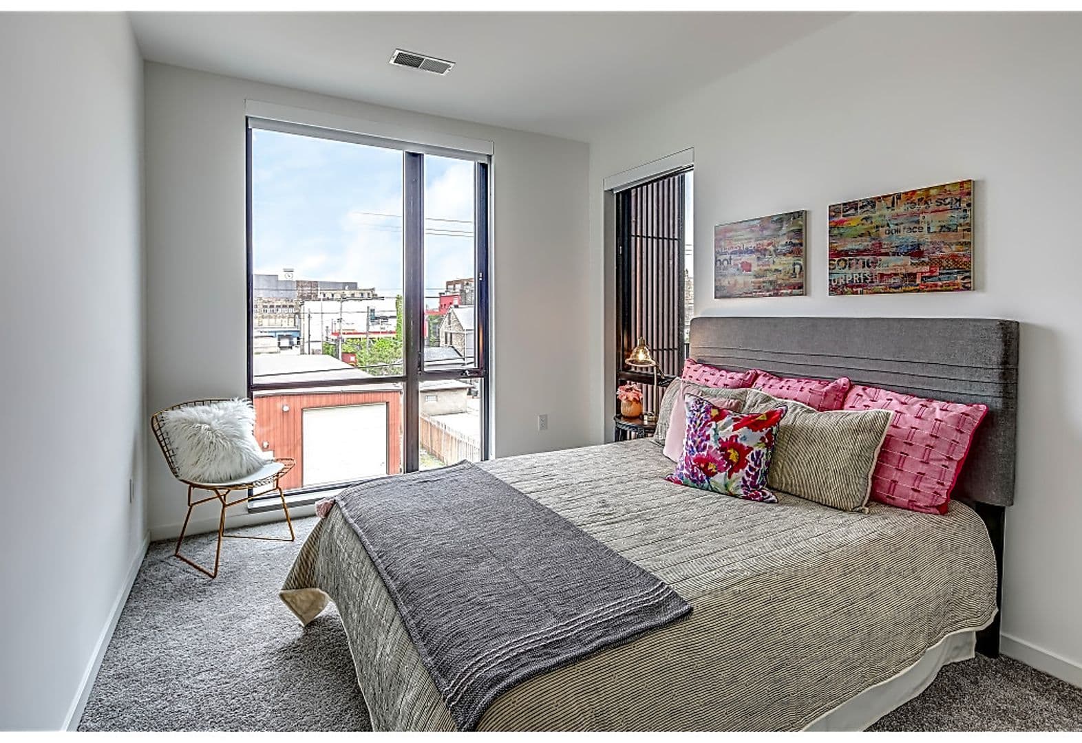Milwaukee Apartment: 324 S 2nd St