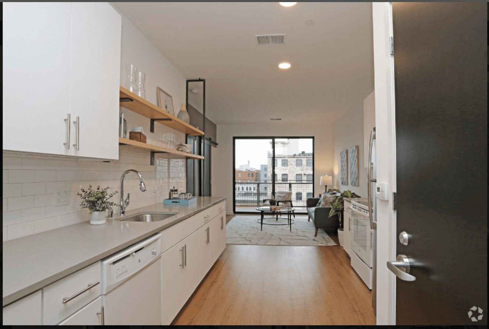 Milwaukee Apartment: 324 S 2nd St