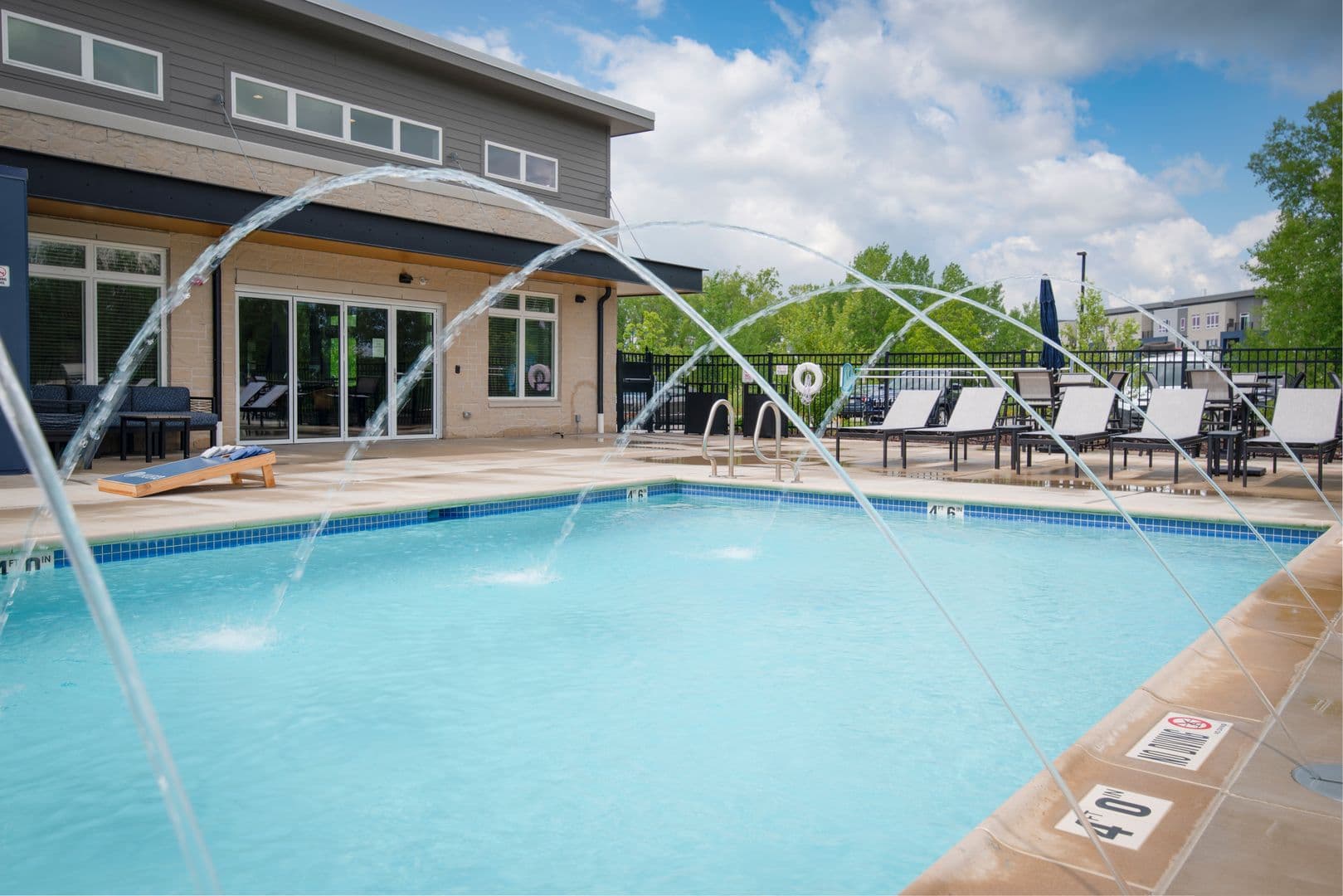 Oak Creek Apartment: 1310 W Nicholas Dr
