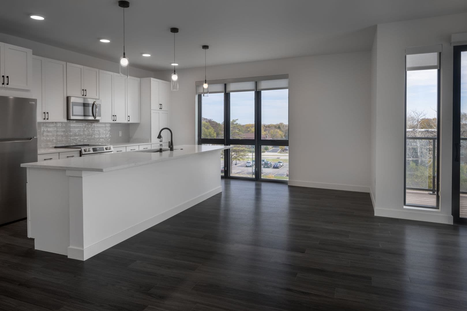 Bayside Apartment: 711 Grace St