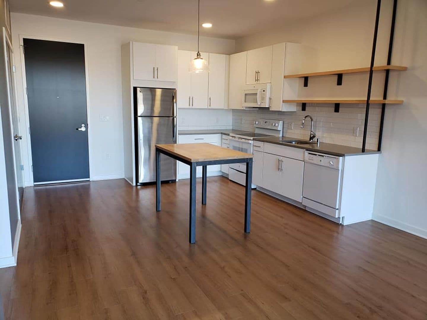 Milwaukee Apartment: 324 S 2nd St