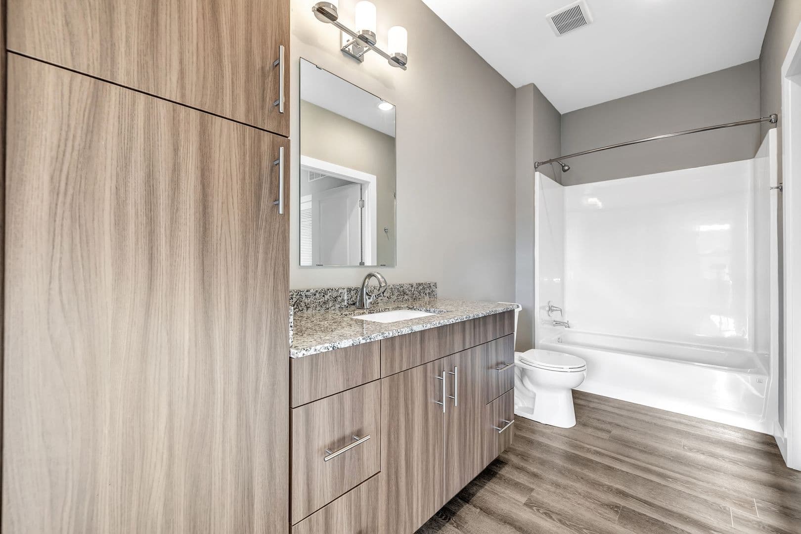 Sheboygan Apartment: 1436 Green Street