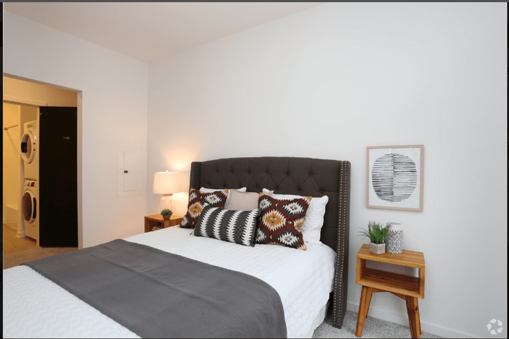 Milwaukee Apartment: 324 S 2nd St
