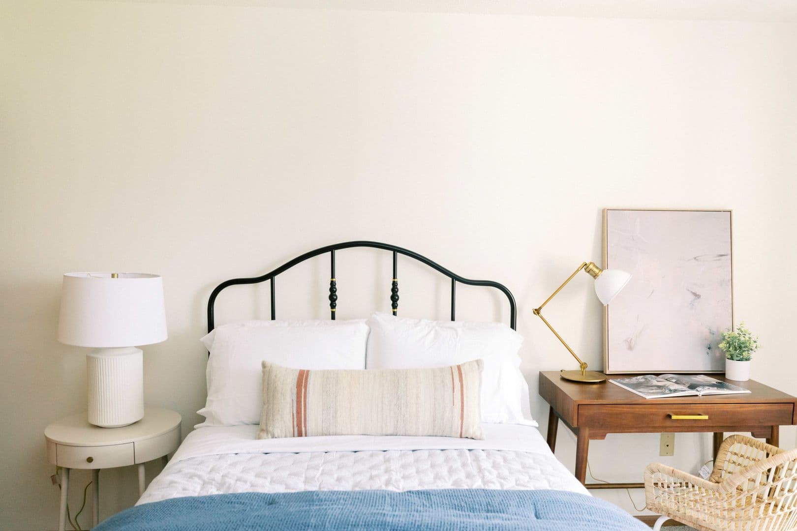 Brown Deer Apartment: 4401 W Deer Run Dr