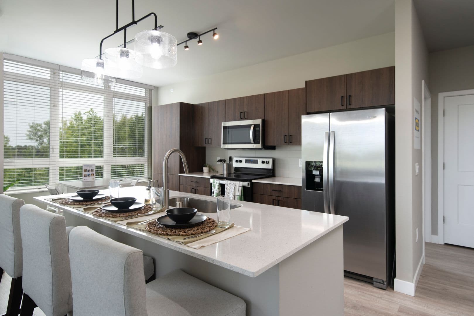 Oak Creek Apartment: 1310 W Nicholas Dr