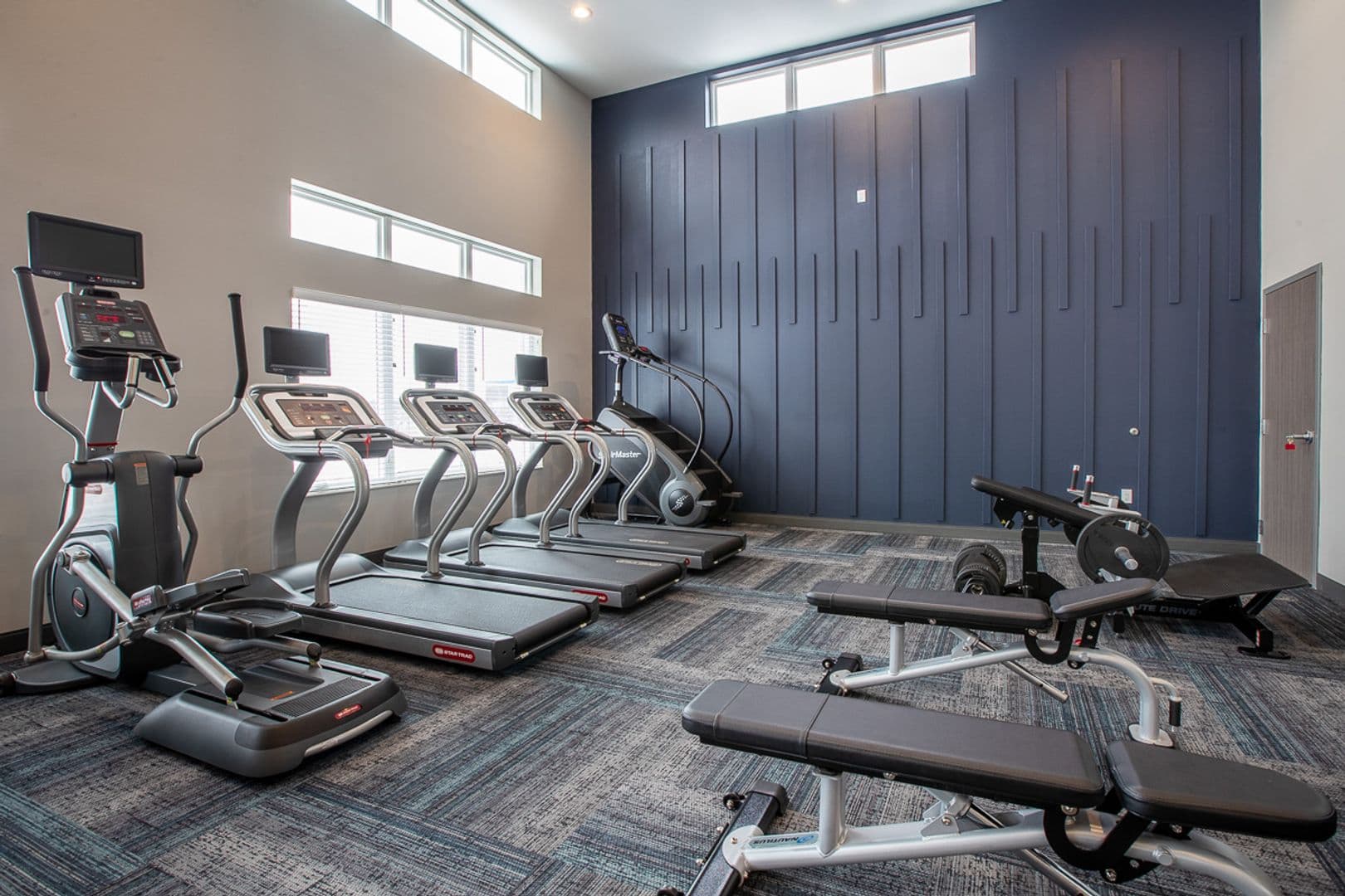 Oak Creek Apartment: 1310 W Nicholas Dr