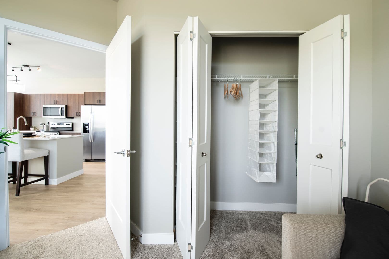 Oak Creek Apartment: 1310 W Nicholas Dr