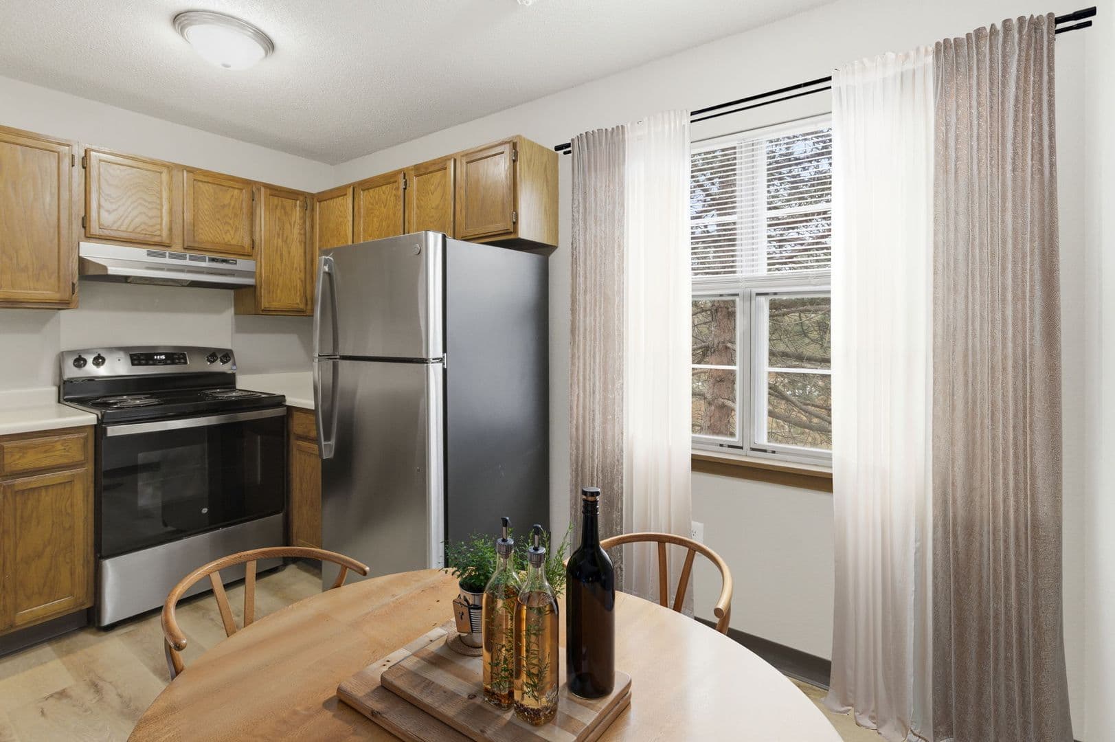 Brown Deer Apartment: 4401 W Deer Run Dr