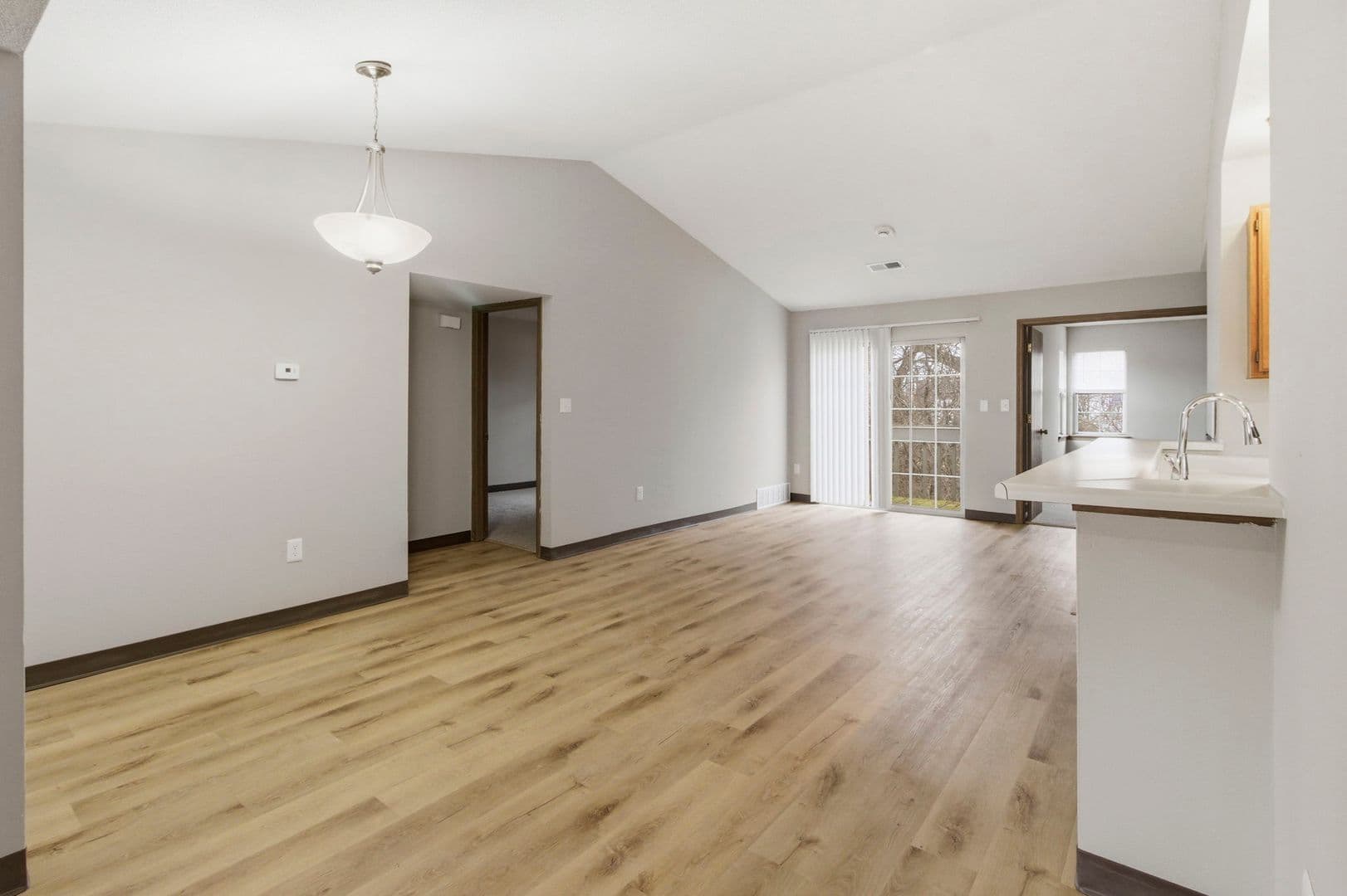 Brown Deer Apartment: 4401 W Deer Run Dr