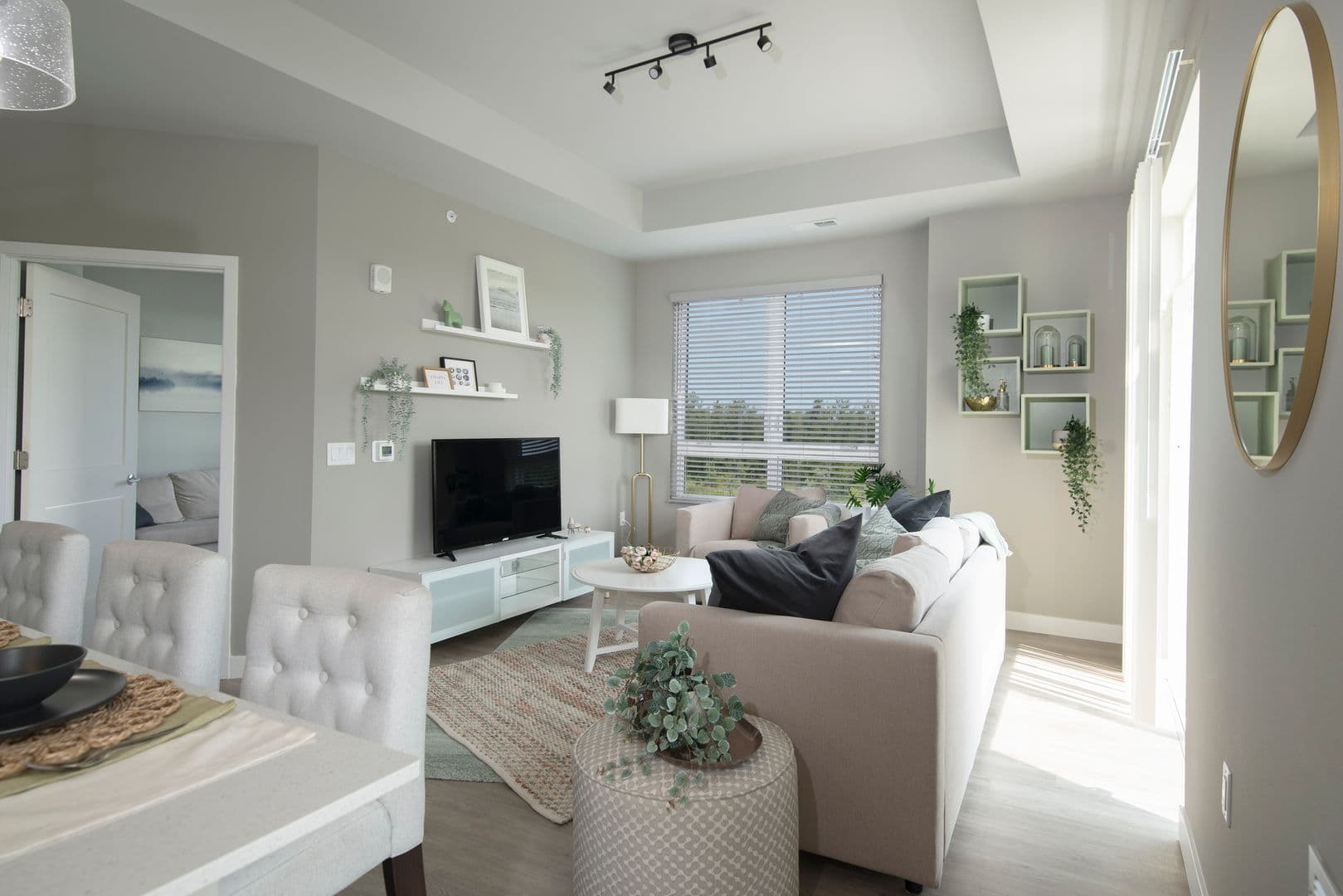 Oak Creek Apartment: 1310 W Nicholas Dr