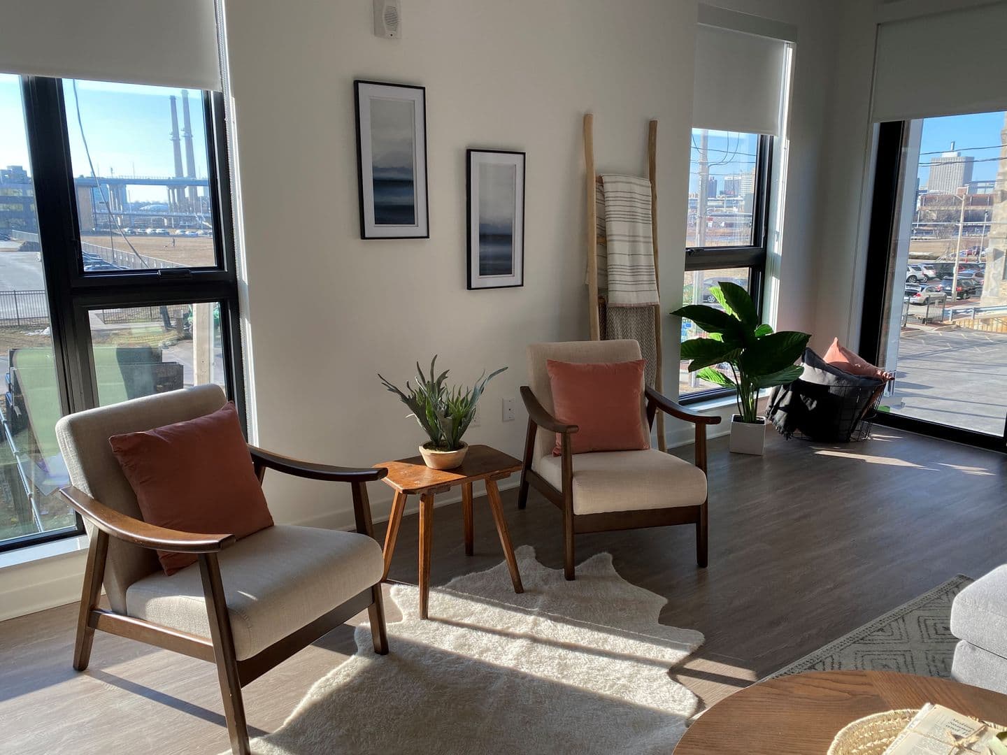 Milwaukee Apartment: 205 W Oregon St