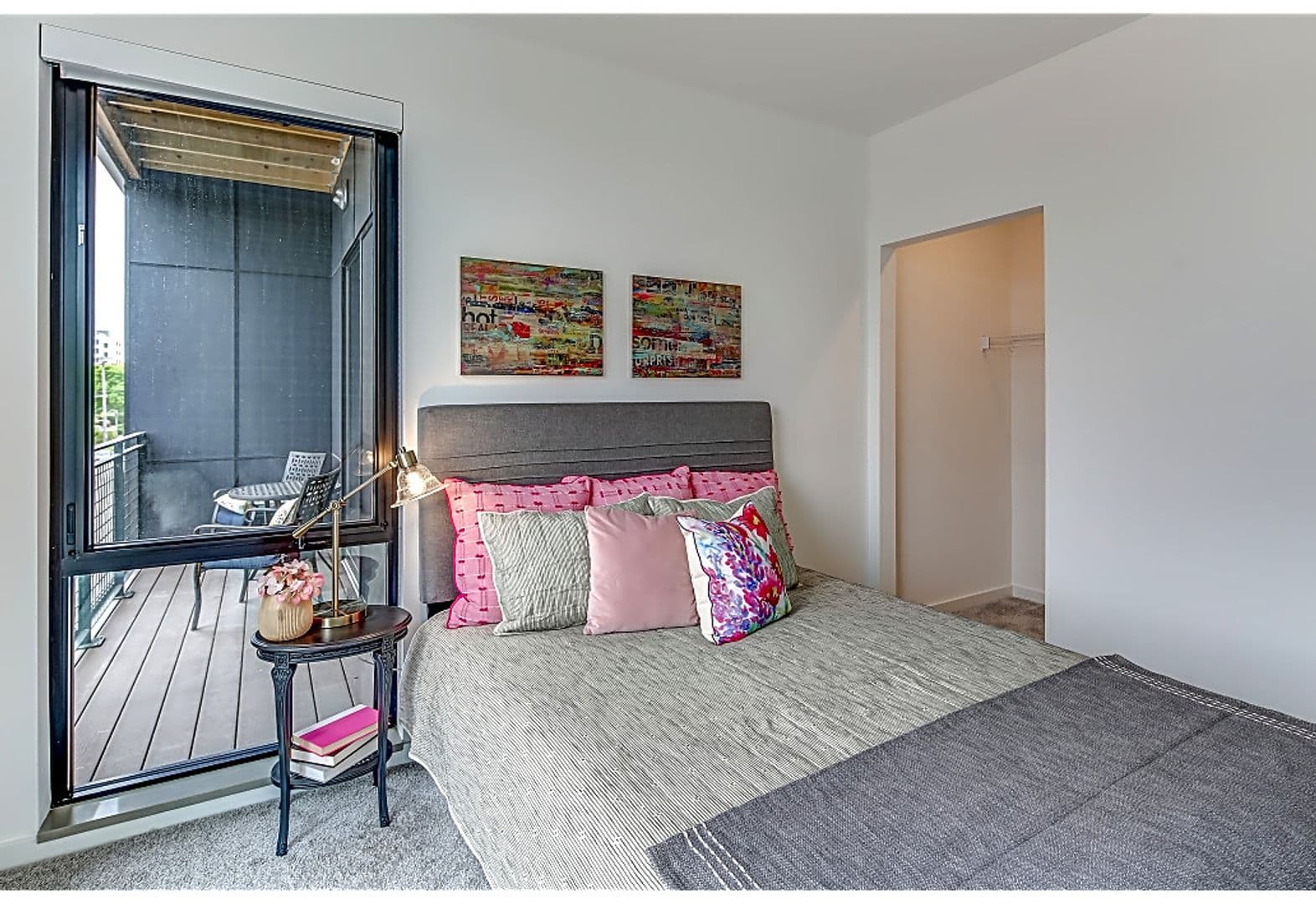 Milwaukee Apartment: 324 S 2nd St