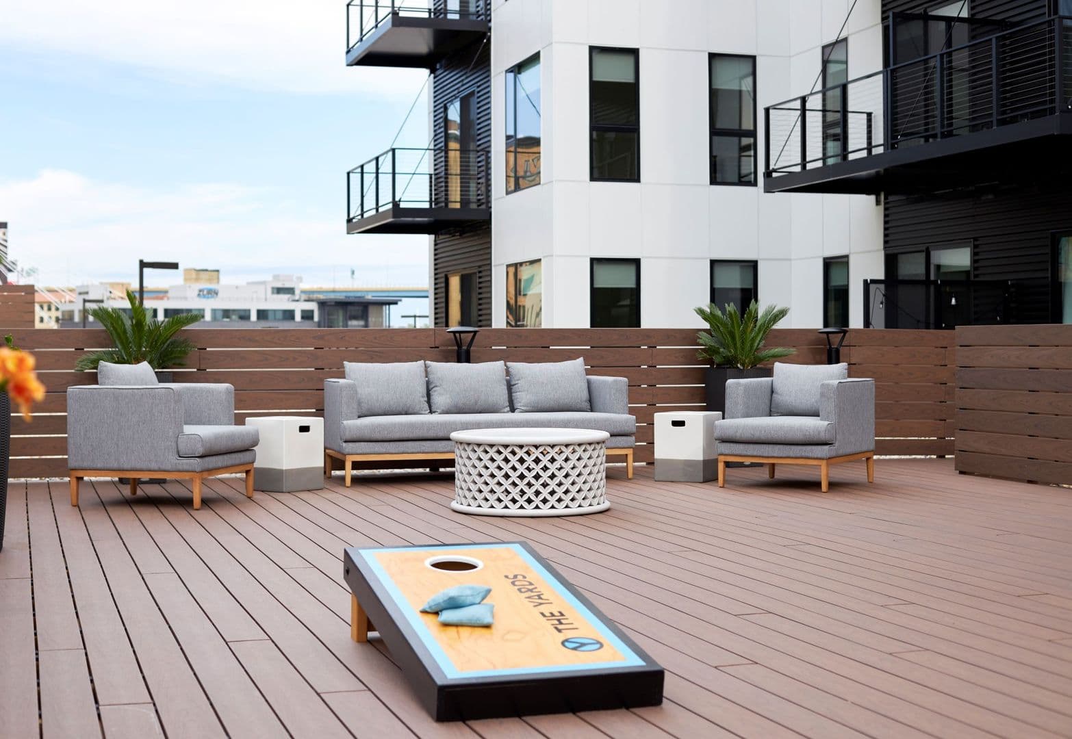 Milwaukee Apartment: 205 W Oregon St