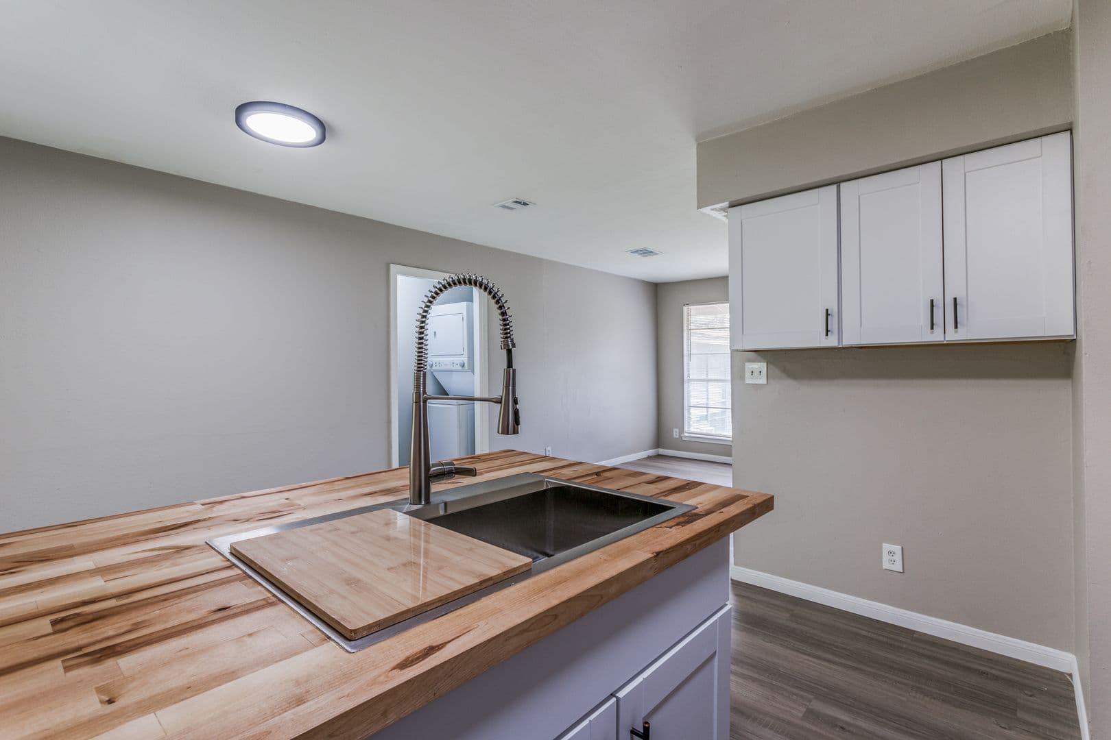 Austin Apartment: 607 Thrush Avenue