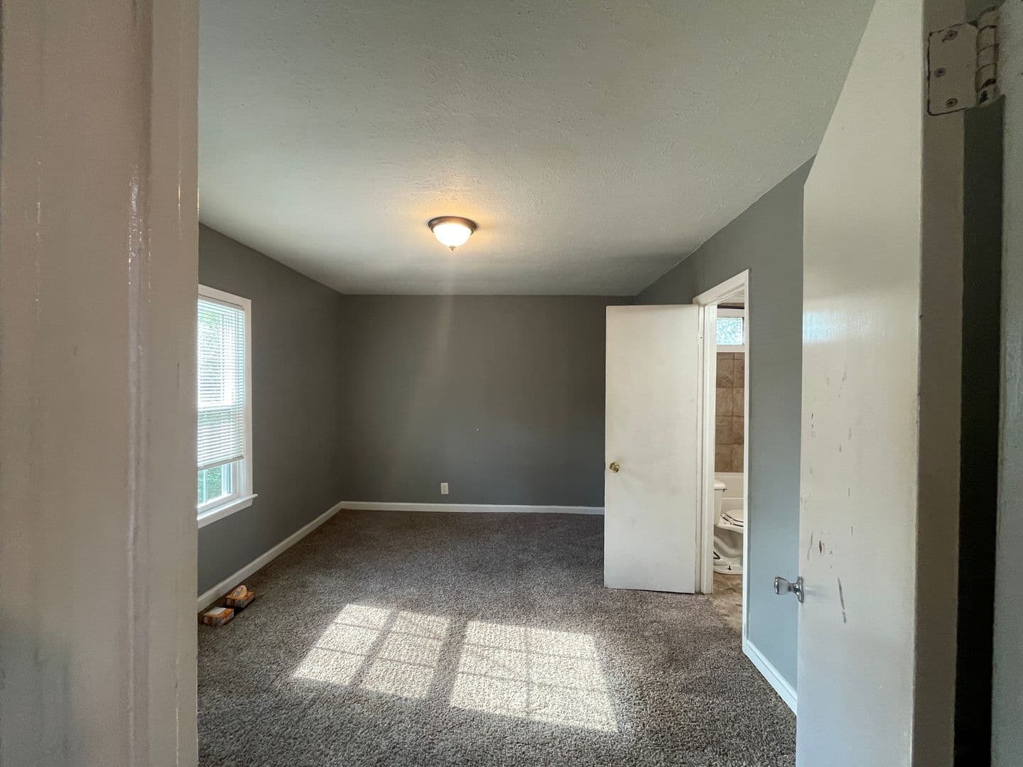 Warrenville House: 210 Jerry Road