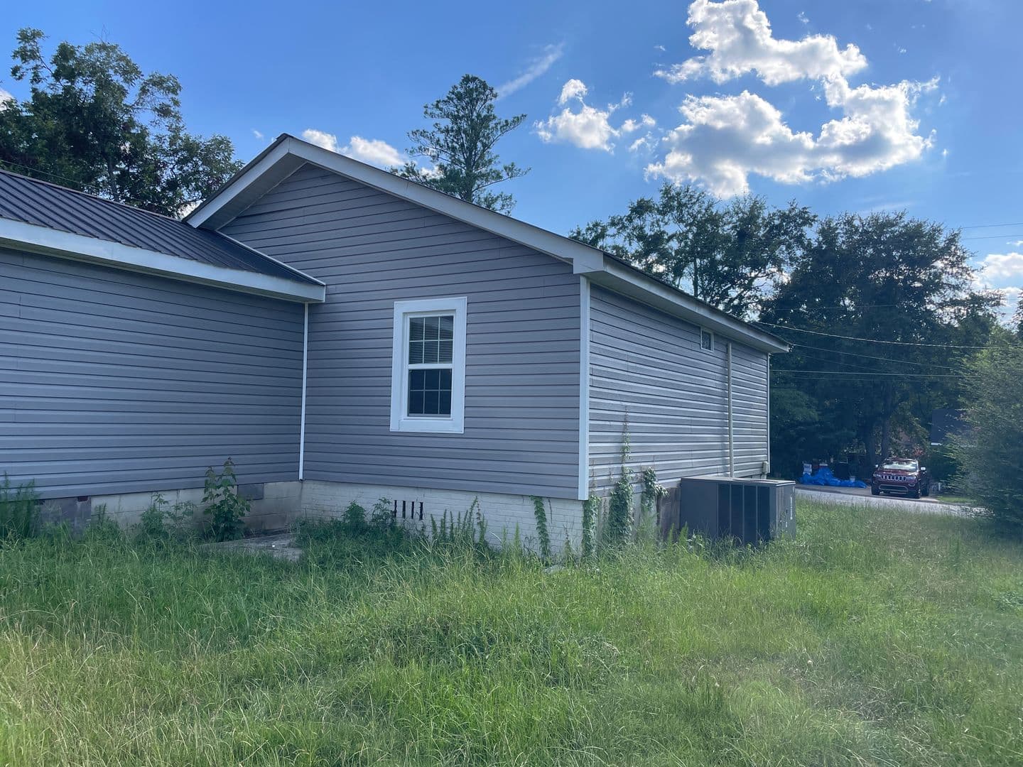 Warrenville House: 210 Jerry Road