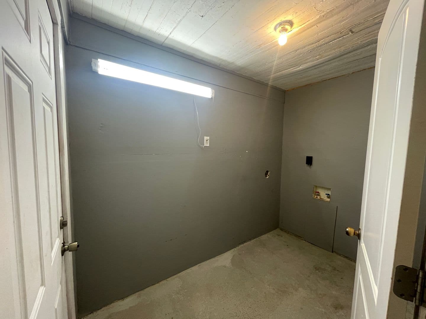 Warrenville House: 210 Jerry Road
