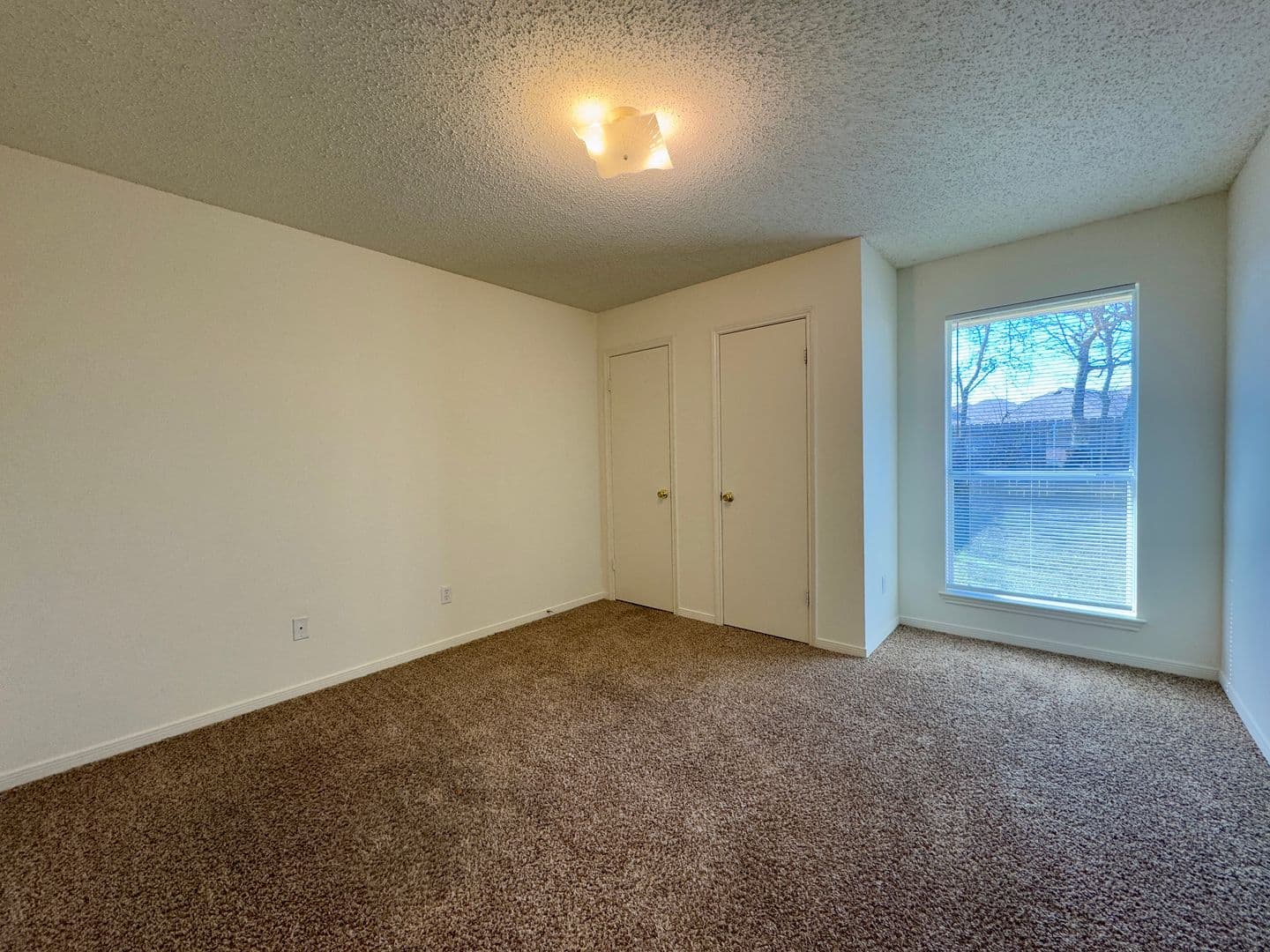 Hewitt House: 1008 Parkview Circle