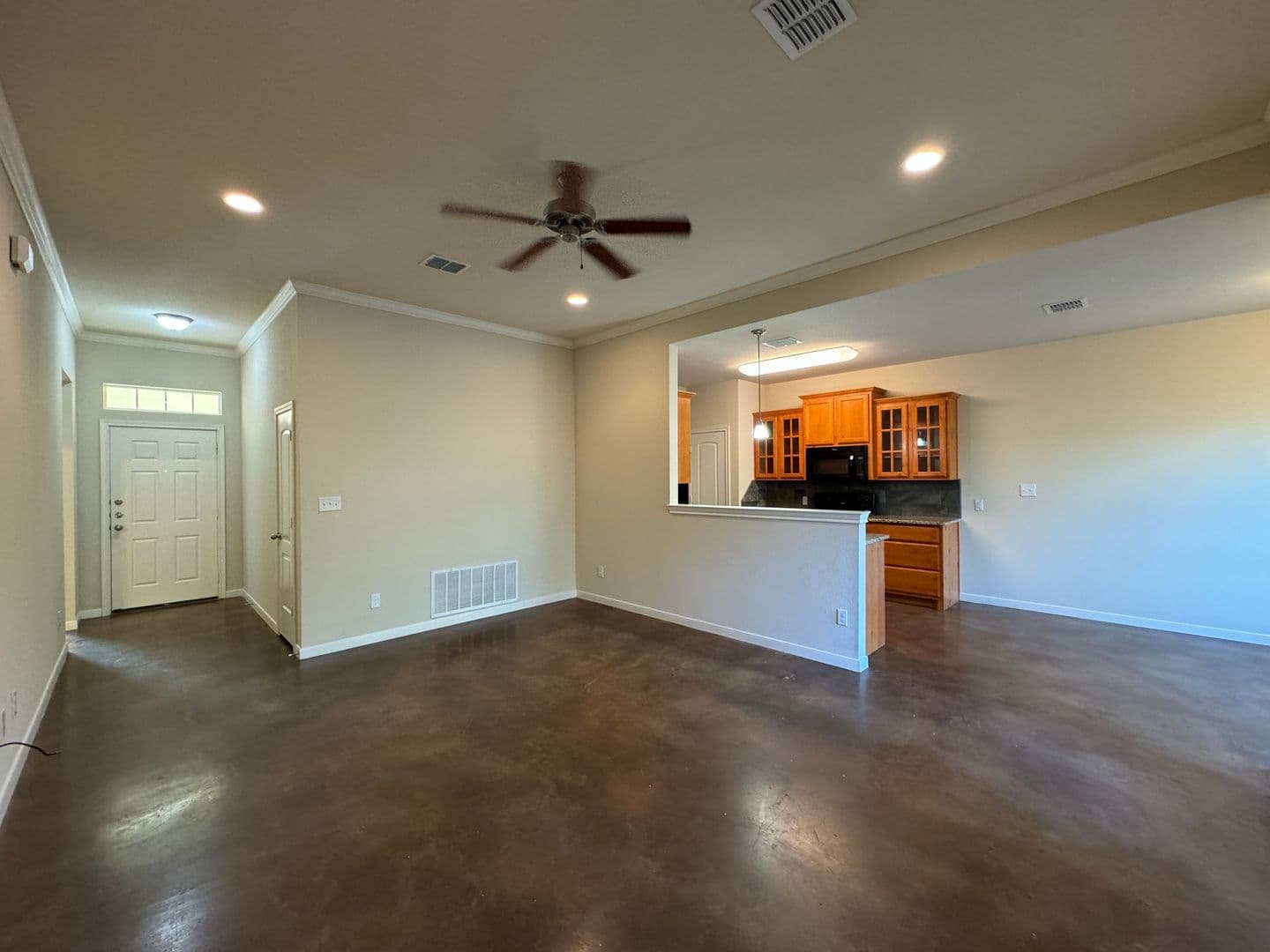 Waco House: 205 B Chapel Trail Circle