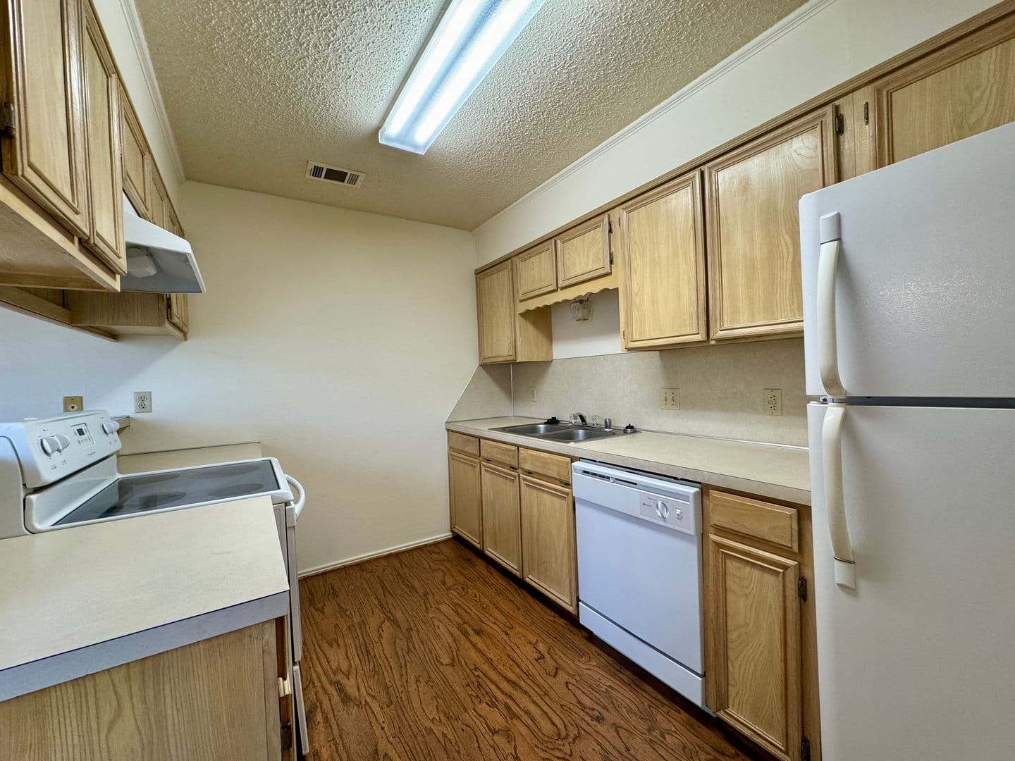 Waco House: 9007 Woodgate Circle East