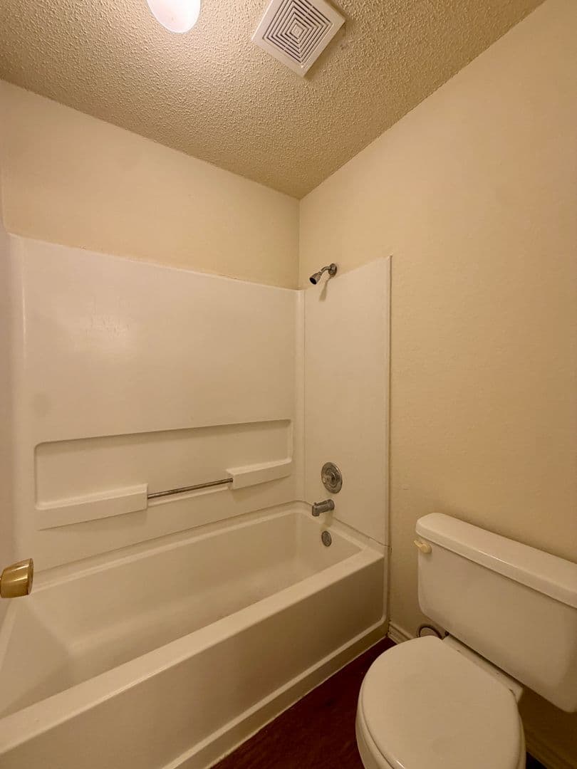 Waco House: 9107 Royal Lane