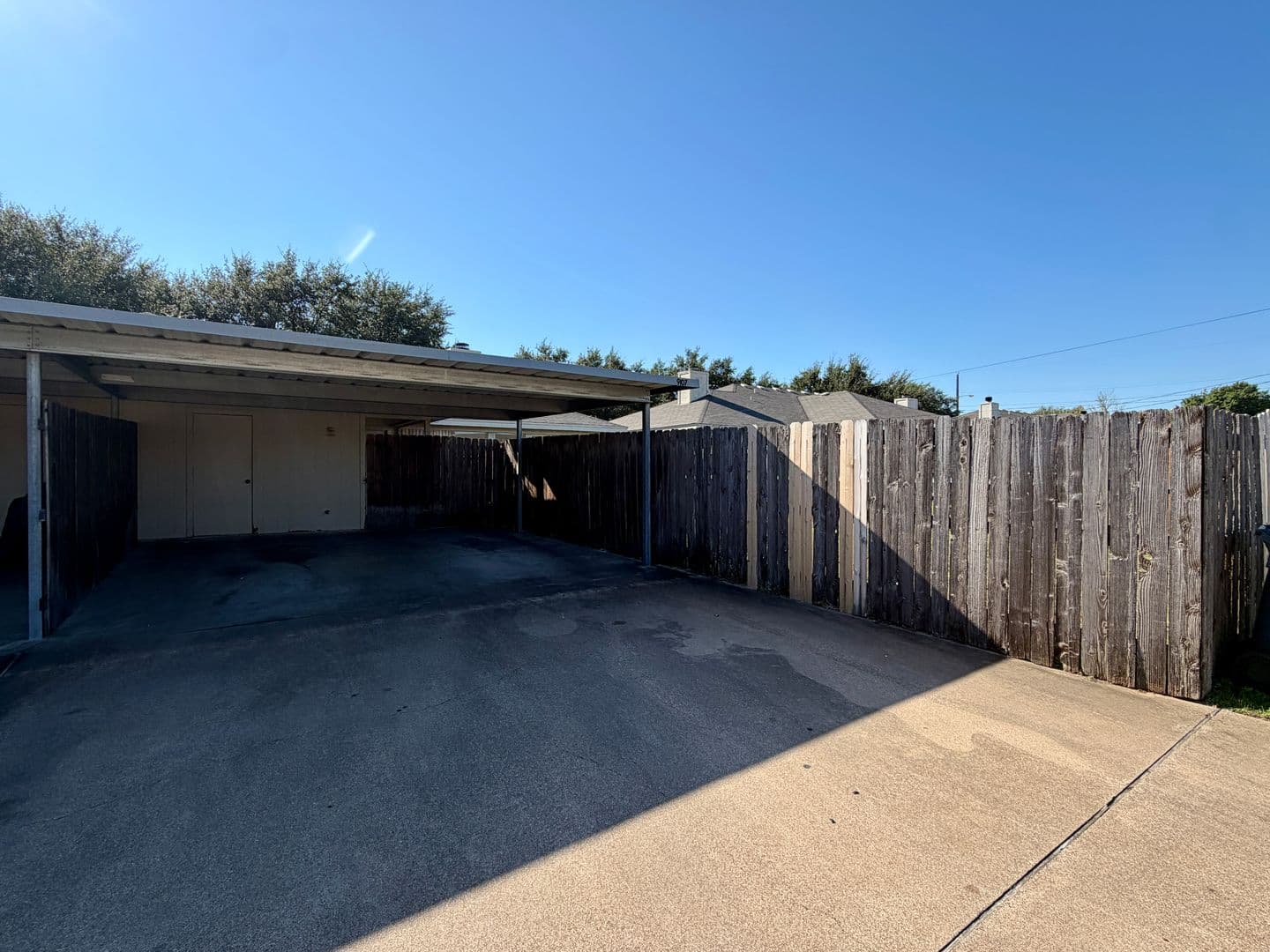 Waco House: 9107 Royal Lane