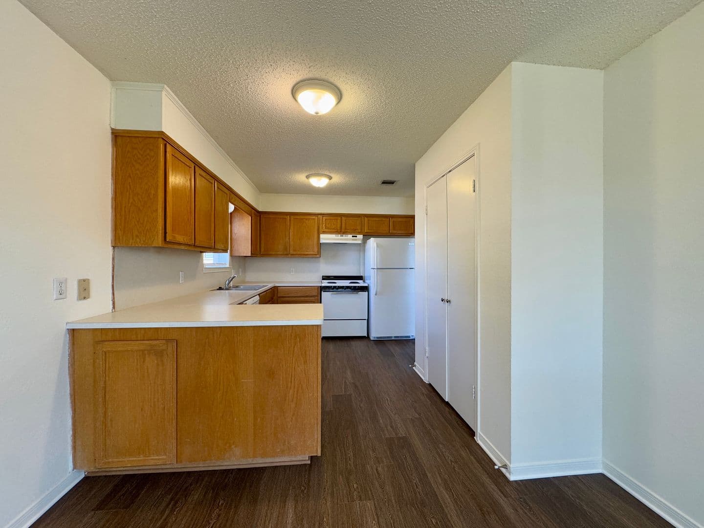 Hewitt House: 1000 Parkview Circle