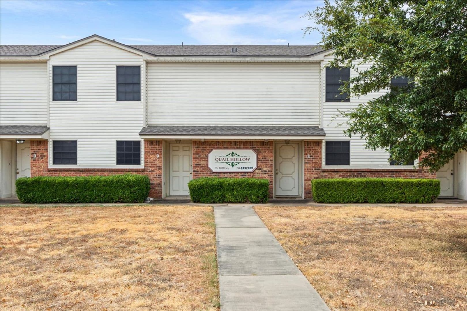 Hewitt House: 214 Romana Circle