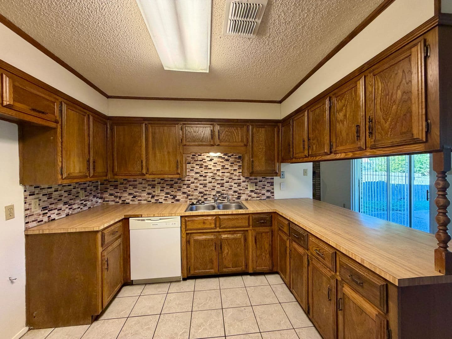 Hewitt House: 308 Cedarwood