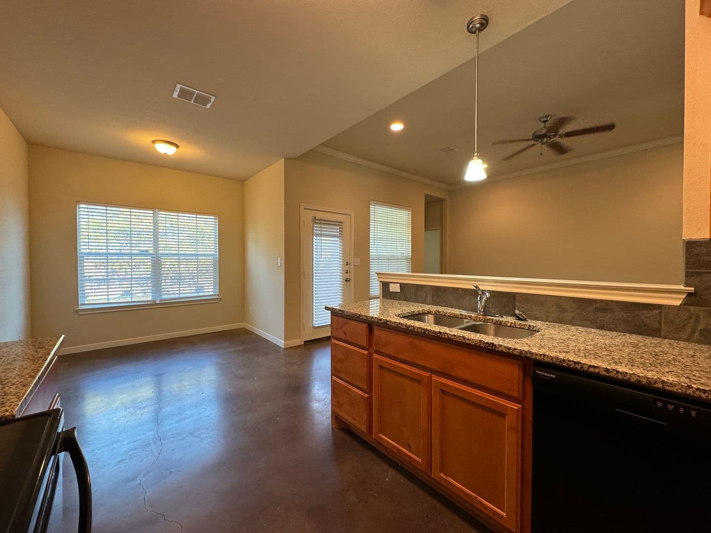 Waco House: 205 B Chapel Trail Circle
