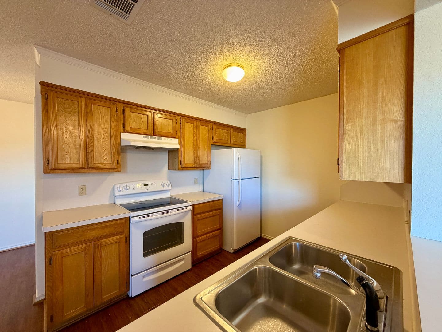 Waco House: 9107 Royal Lane