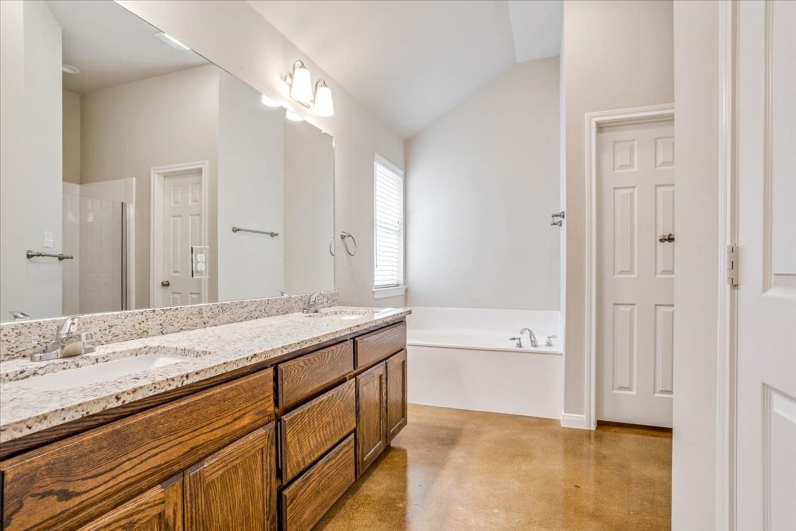 Hewitt House: 614 Hilltop Drive